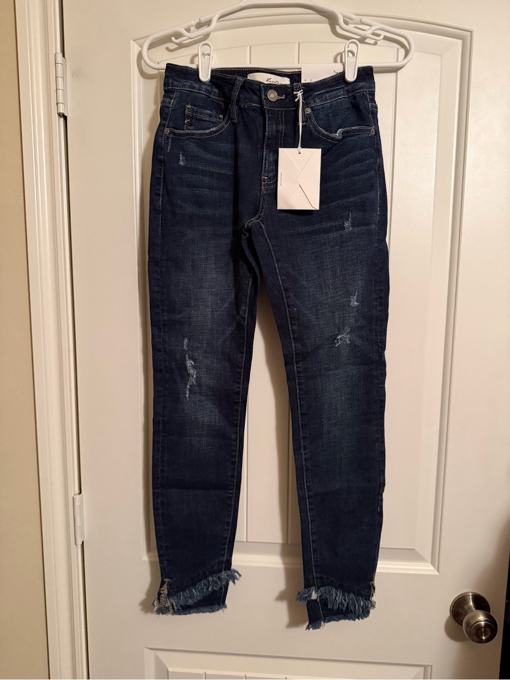 KanCan Size 3/25 Mid Rise Ankle Skinny Jeans Dark Wash Distressed Raw Hem NWT